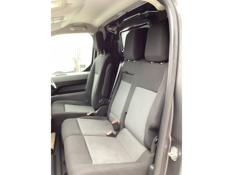 Peugeot BlueHDi 1000 Professional Premium MWB A/C Euro 6