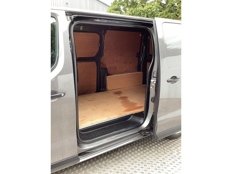 Peugeot BlueHDi 1000 Professional Premium MWB A/C Euro 6