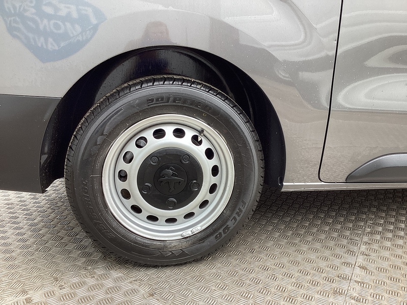 Peugeot BlueHDi 1000 Professional Premium MWB A/C Euro 6