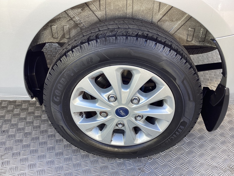 Ford 300 EcoBlue Limited L/R LWB EURO 6 A/C