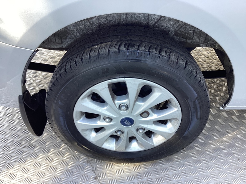 Ford 300 EcoBlue Limited L/R LWB EURO 6 A/C