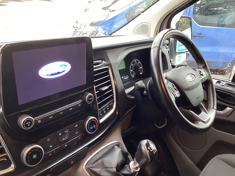 Ford 280 EcoBlue Limited SWB L/R Euro 6