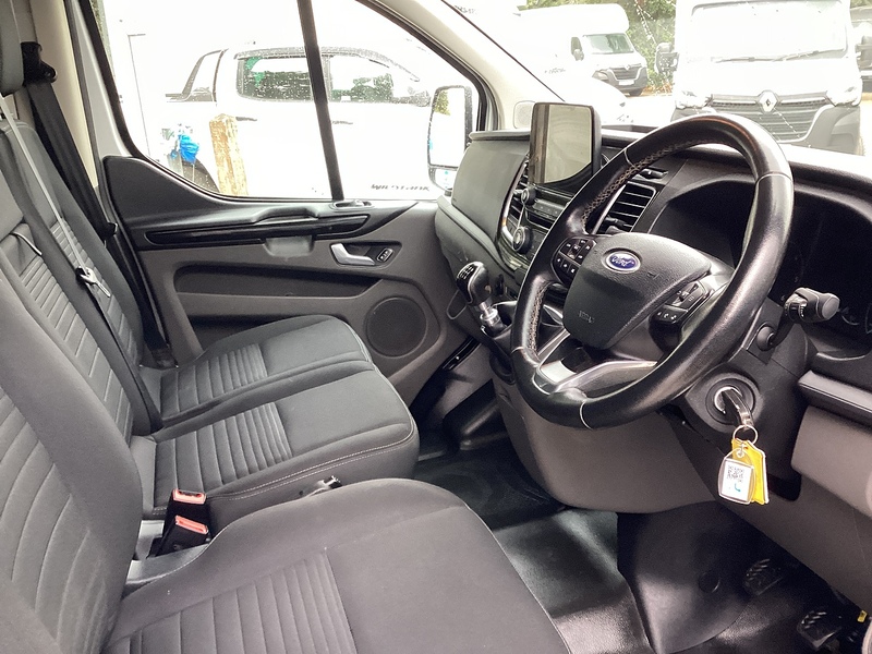 Ford 280 EcoBlue Limited SWB L/R Euro 6