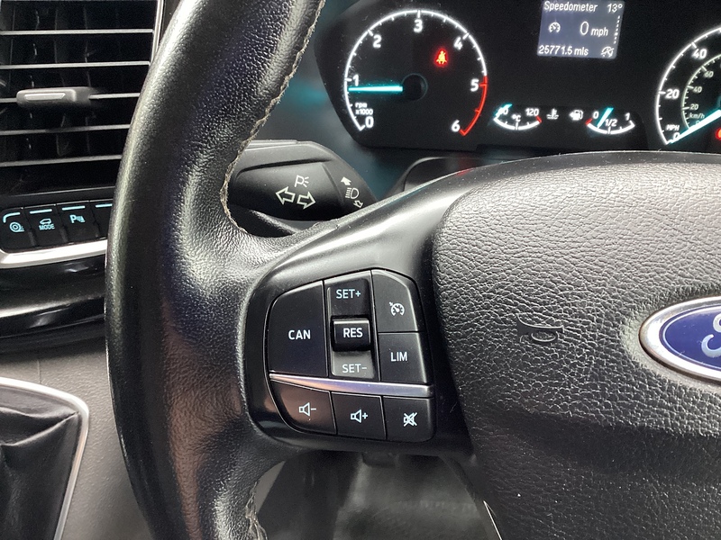 Ford 280 EcoBlue Limited SWB L/R Euro 6