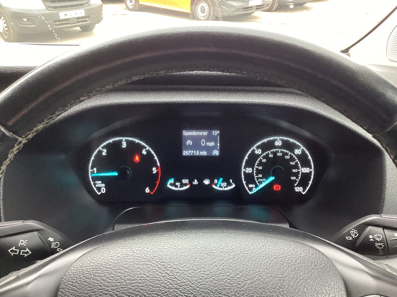 Ford 280 EcoBlue Limited SWB L/R Euro 6