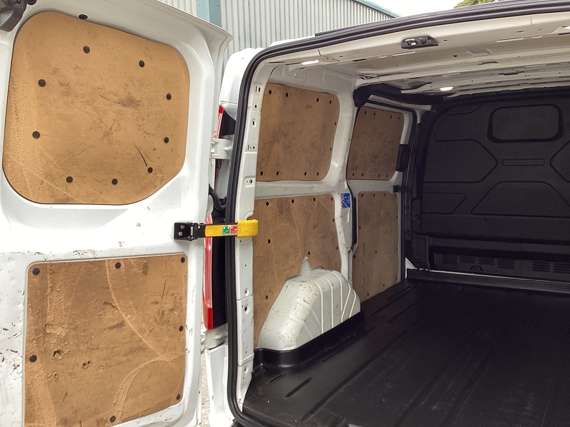 Ford 280 EcoBlue Limited SWB L/R Euro 6