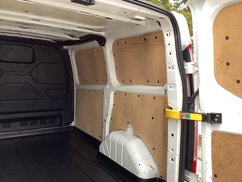 Ford 280 EcoBlue Limited SWB L/R Euro 6