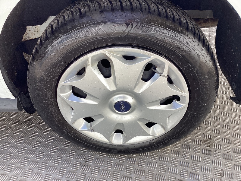Ford TDCi 200 Trend SWB L/R Euro 6