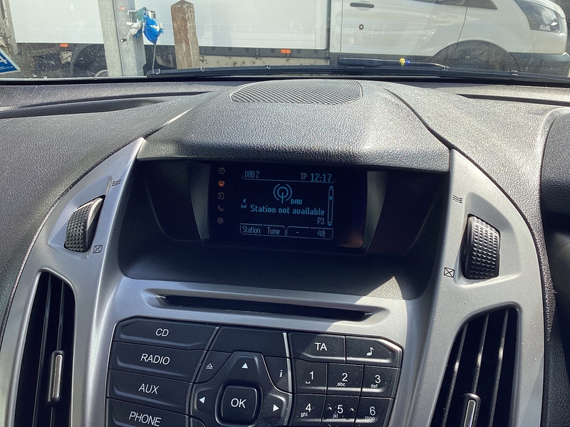 Ford TDCi 200 Trend SWB L/R Euro 6