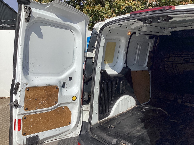 Ford TDCi 200 Trend SWB L/R Euro 6