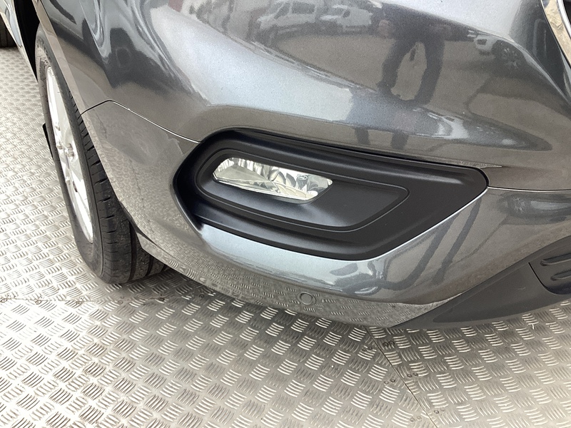 Ford 300 EcoBlue Limited SWB H/R Euro 6 **NO VAT**