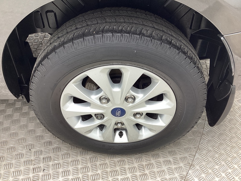 Ford 300 EcoBlue Limited SWB H/R Euro 6 **NO VAT**