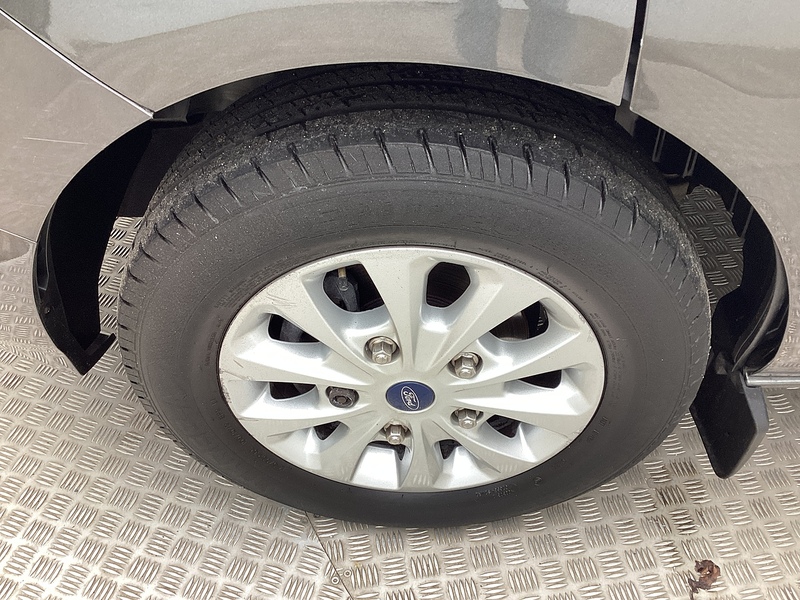 Ford 300 EcoBlue Limited SWB H/R Euro 6 **NO VAT**