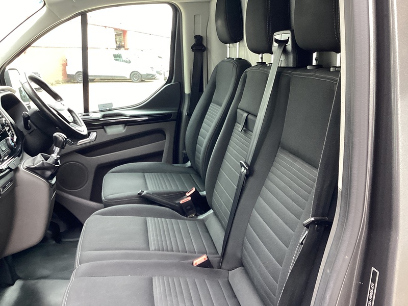 Ford 300 EcoBlue Limited SWB H/R Euro 6 **NO VAT**