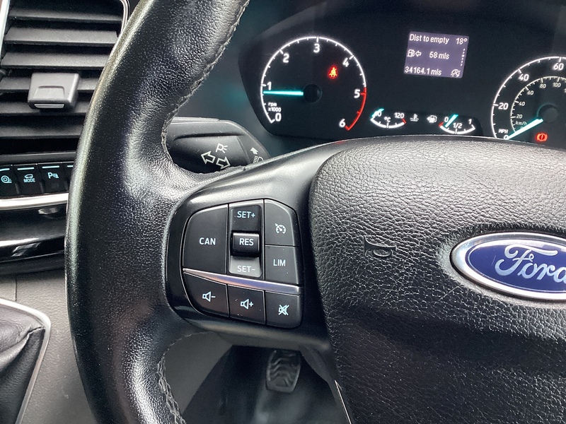 Ford 300 EcoBlue Limited SWB H/R Euro 6 **NO VAT**