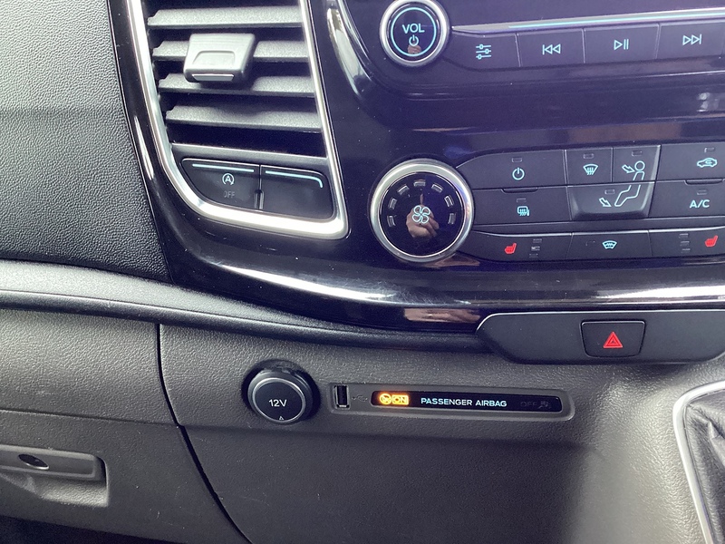 Ford 300 EcoBlue Limited SWB H/R Euro 6 **NO VAT**