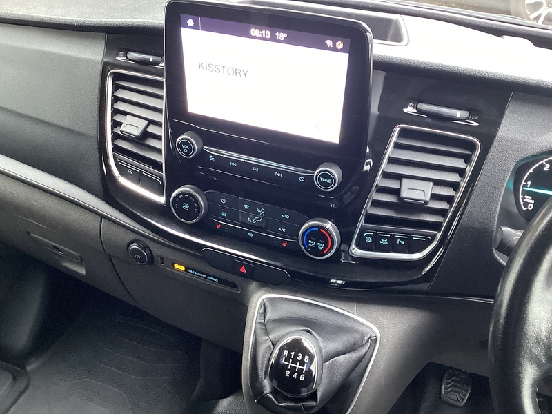 Ford 300 EcoBlue Limited SWB H/R Euro 6 **NO VAT**