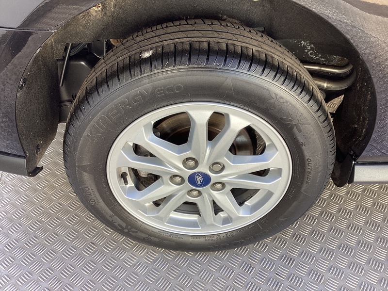 Ford 240 EcoBlue Limited SWB L/R A/C Euro 6