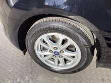 Ford Transit Connect 240 EcoBlue Limited SWB L/R A/C Euro 6 