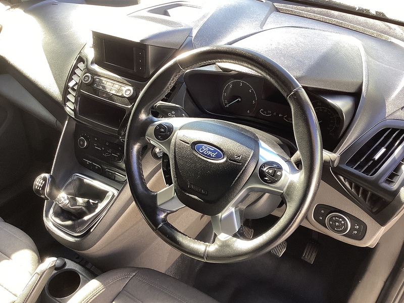 Ford 240 EcoBlue Limited SWB L/R A/C Euro 6