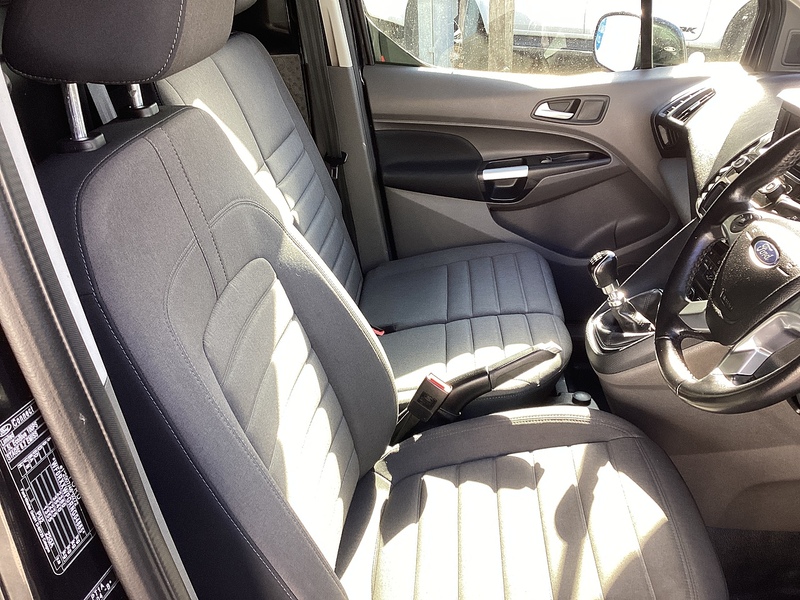 Ford 240 EcoBlue Limited SWB L/R A/C Euro 6