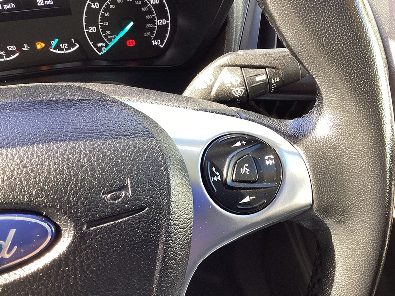 Ford 240 EcoBlue Limited SWB L/R A/C Euro 6