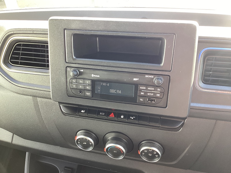 Renault dCi 35 Business+ MWB M/R A/C Euro 6