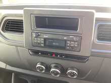 Renault Master dCi 35 Business+ MWB M/R A/C Euro 6 