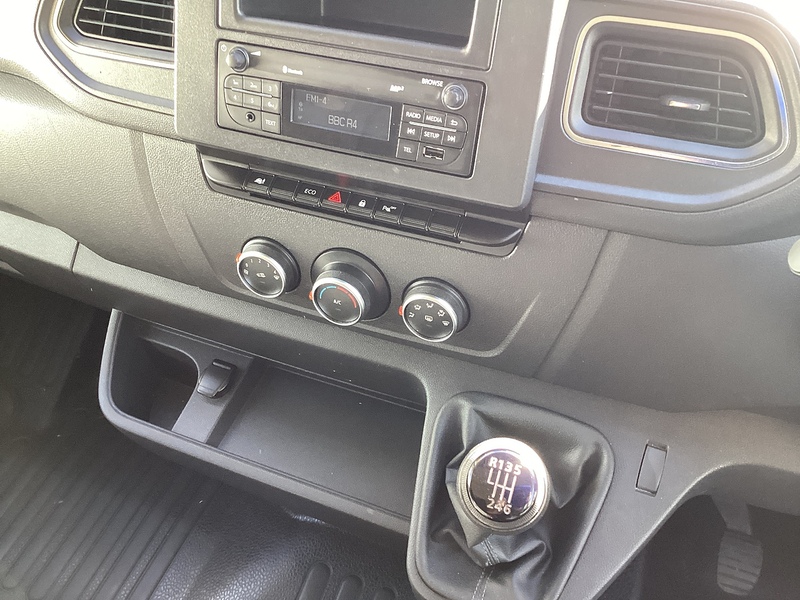 Renault dCi 35 Business+ MWB M/R A/C Euro 6