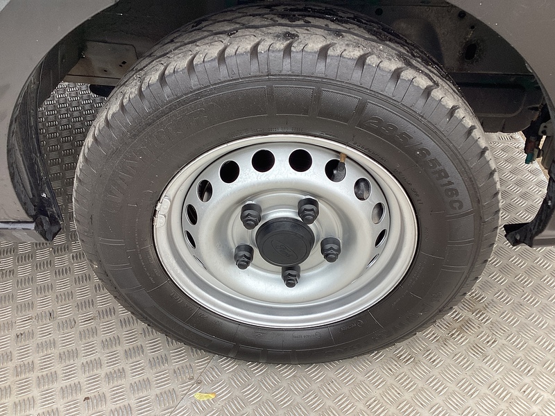 Ford 350 EcoBlue Leader LWB H/R Euro 6