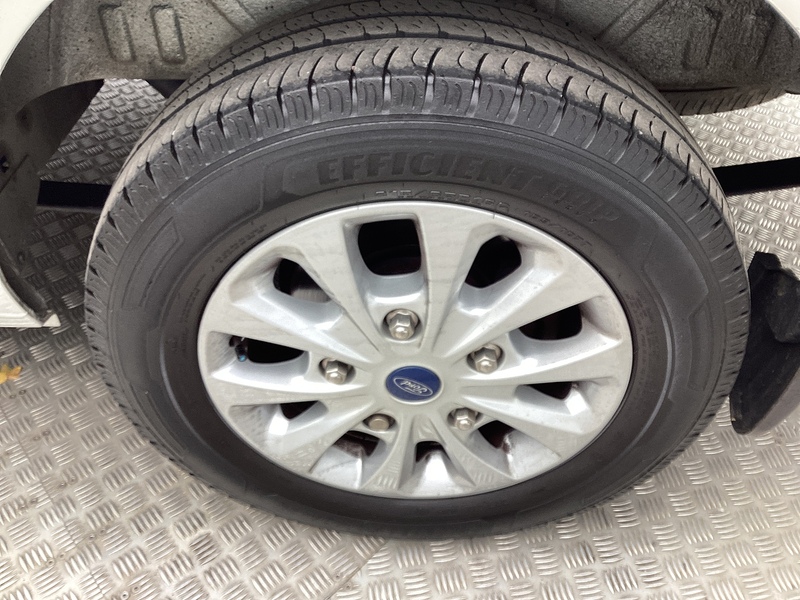 Ford 300 EcoBlue Limited LWB L/R A/C Euro 6