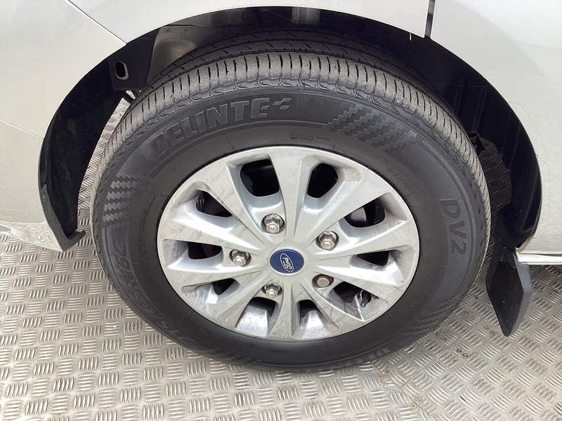 Ford 300 EcoBlue Limited LWB L/R A/C Euro 6