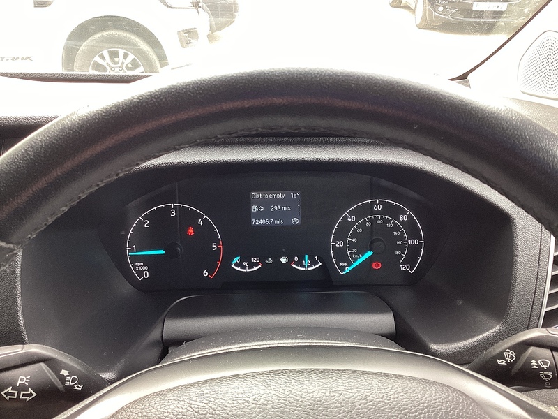 Ford 300 EcoBlue Limited LWB L/R A/C Euro 6