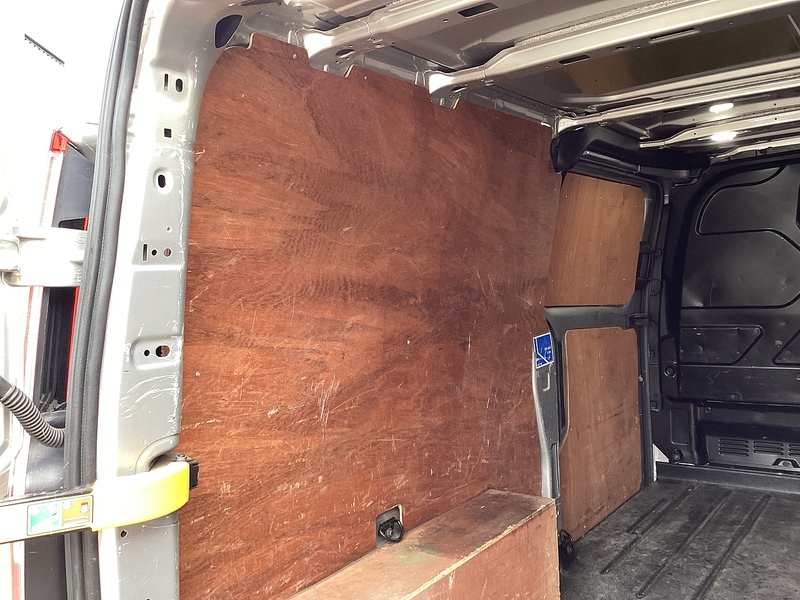 Ford 300 EcoBlue Limited LWB L/R A/C Euro 6