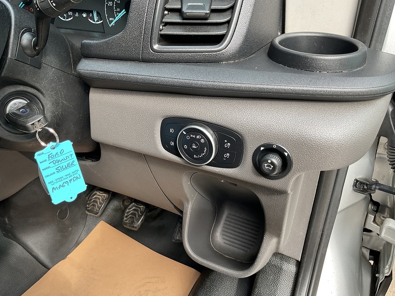 Ford 2.0 460 EcoBlue Leader 17 Seat Minibus  5dr Diesel Manual RWD L4 H3 Euro 6 (s/s) (17 Seat, DRW) (130 ps)