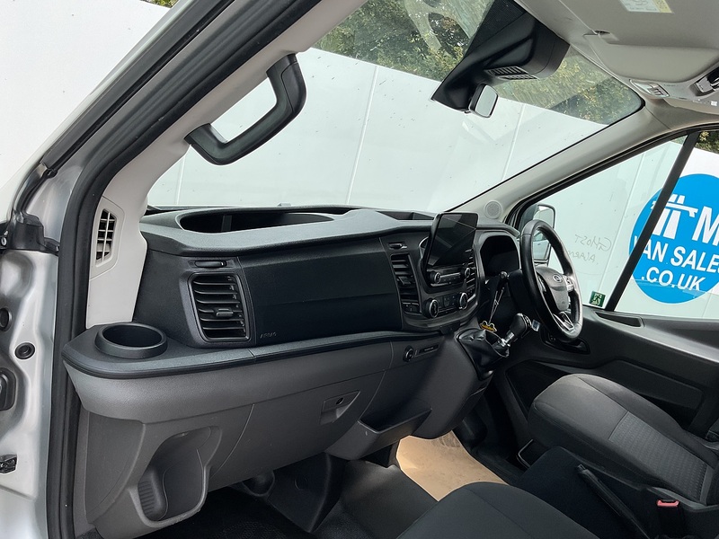 Ford 2.0 460 EcoBlue Leader 17 Seat Minibus  5dr Diesel Manual RWD L4 H3 Euro 6 (s/s) (17 Seat, DRW) (130 ps)