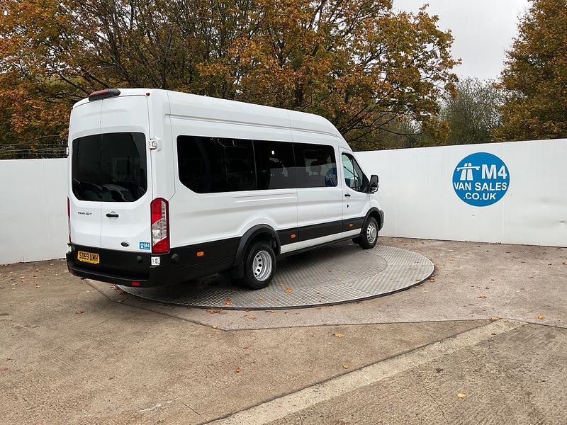 Ford 2.0 460 EcoBlue Leader Minibus Diesel Manual RWD L4 H3 Euro 6 (s/s) (17 Seat, DRW) (130 ps)