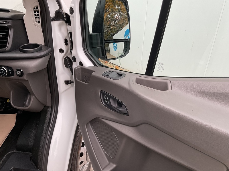 Ford 2.0 460 EcoBlue Leader Minibus Diesel Manual RWD L4 H3 Euro 6 (s/s) (17 Seat, DRW) (130 ps)