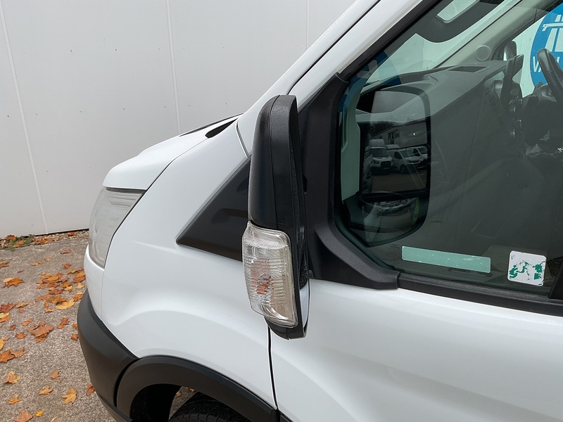 Ford 2.0 460 EcoBlue Leader Minibus Diesel Manual RWD L4 H3 Euro 6 (s/s) (17 Seat, DRW) (130 ps)