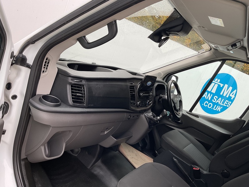 Ford 2.0 460 EcoBlue Leader Minibus Diesel Manual RWD L4 H3 Euro 6 (s/s) (17 Seat, DRW) (130 ps)