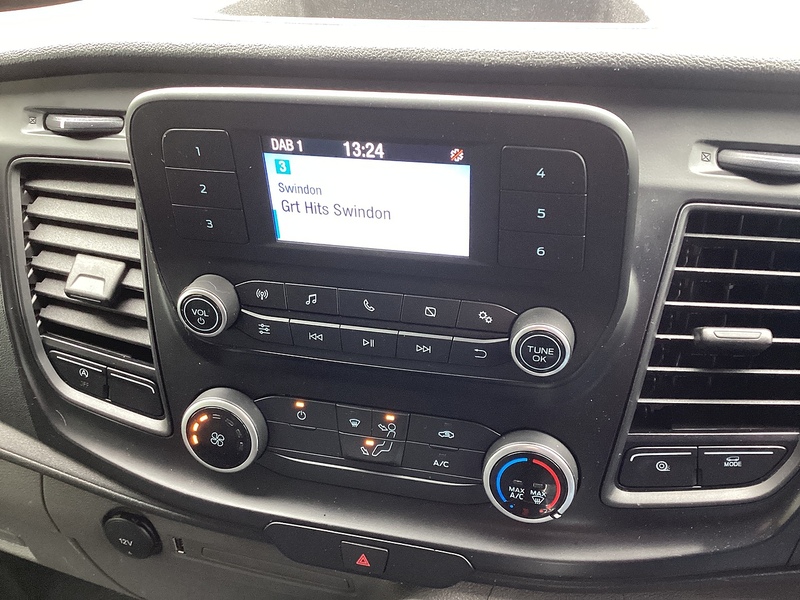 Ford 280 EcoBlue Leader SWB L/R A/C Euro 6