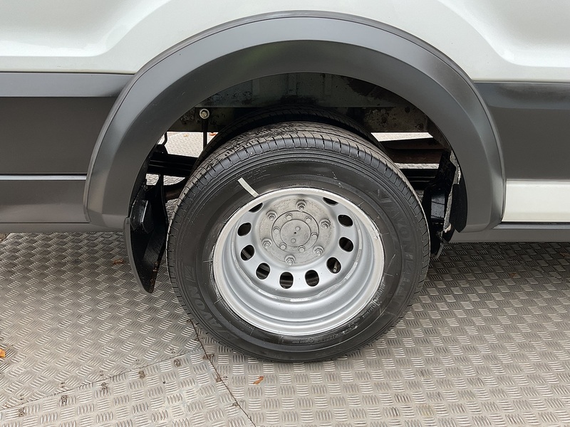 Ford 2.0 460 EcoBlue Leader Minibus Diesel Manual RWD L4 H3 Euro 6 (s/s) (17 Seat, DRW) (130 ps)