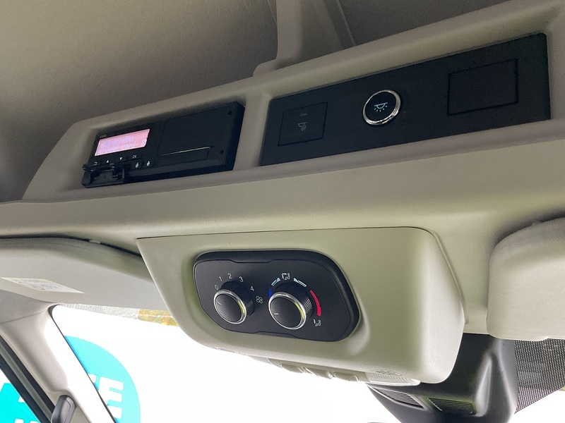 Ford 2.0 460 EcoBlue Leader Minibus Diesel Manual RWD L4 H3 Euro 6 (s/s) (17 Seat, DRW) (130 ps)