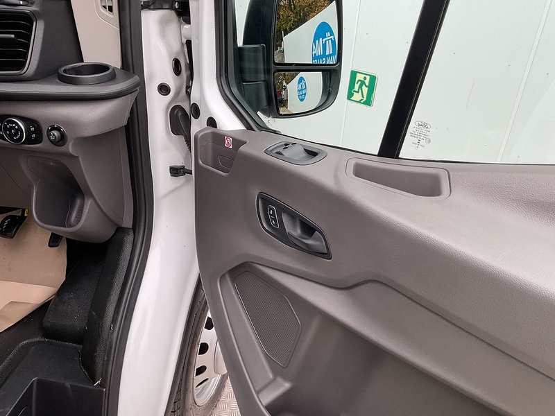 Ford 2.0 460 EcoBlue Leader Minibus Diesel Manual RWD L4 H3 Euro 6 (s/s) (17 Seat, DRW) (130 ps)