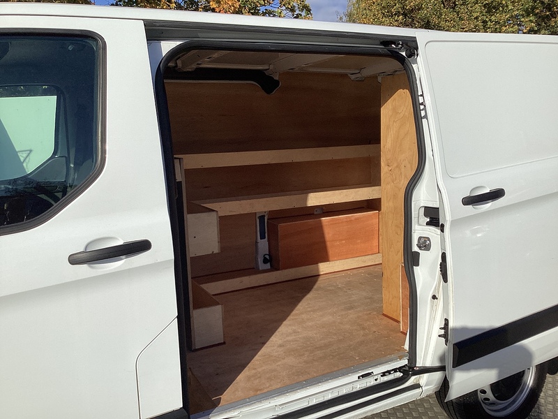 Ford 280 EcoBlue Leader SWB L/R A/C Euro 6 