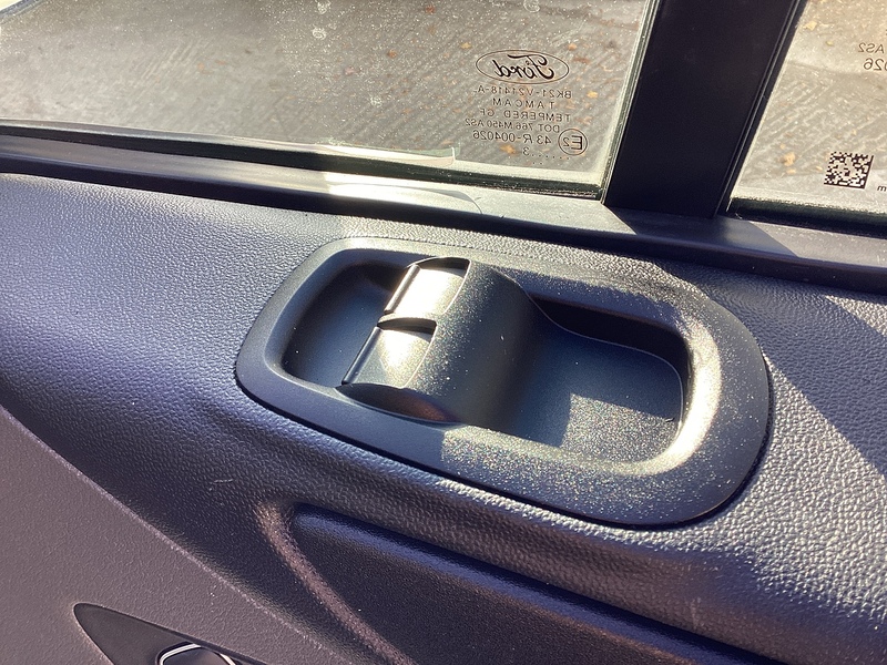 Ford 280 EcoBlue Leader SWB L/R A/C Euro 6 