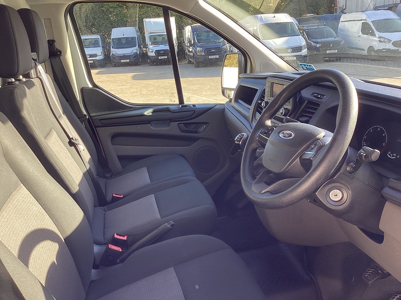 Ford 280 EcoBlue Leader SWB L/R A/C Euro 6 