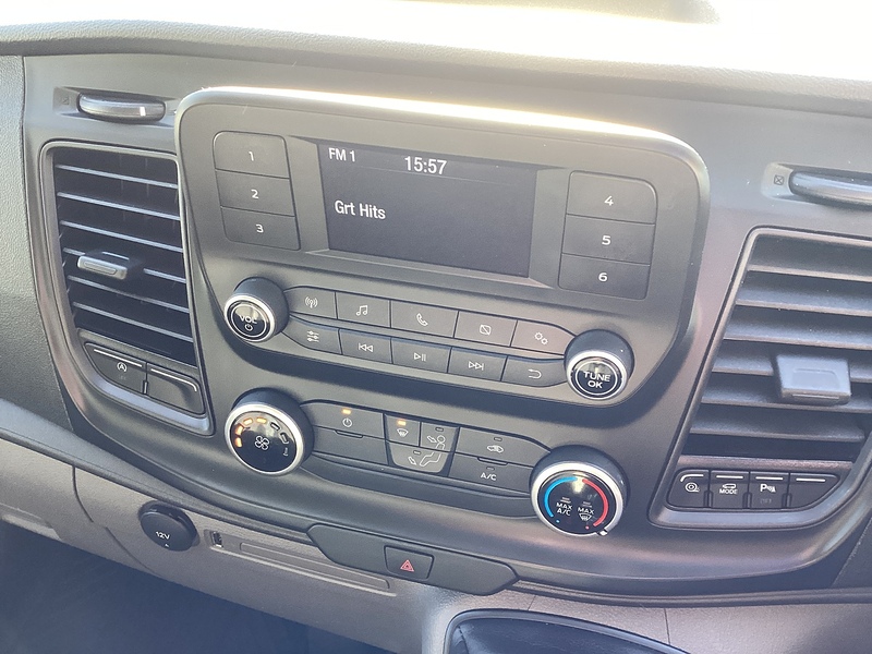 Ford 280 EcoBlue Leader SWB L/R A/C Euro 6 