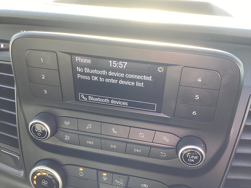 Ford 280 EcoBlue Leader SWB L/R A/C Euro 6 