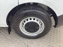 Ford Transit Custom 280 EcoBlue Leader SWB L/R A/C Euro 6 